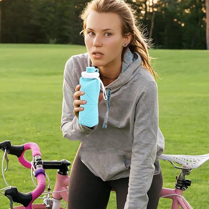 Silicone Foldable Water Bottles For Travel,Lightweight, Leakproof, and Reusable Perfect for Travel, Camping, Yoga, and Outdoor Sports,BPA Free, 20 oz (Green and grey)