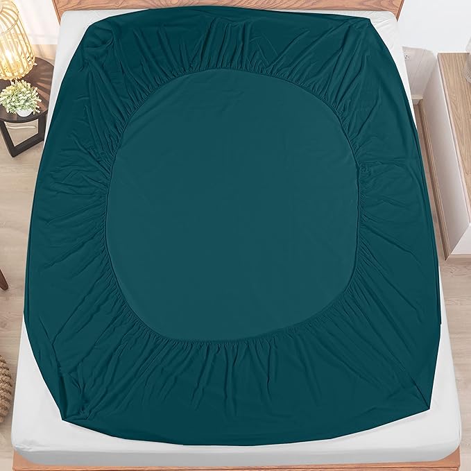 Utopia Bedding Waterproof Mattress Protector Queen Size, Premium Terry Mattress Cover 200 GSM, Breathable, Fitted Style with Stretchable Pockets (Teal)