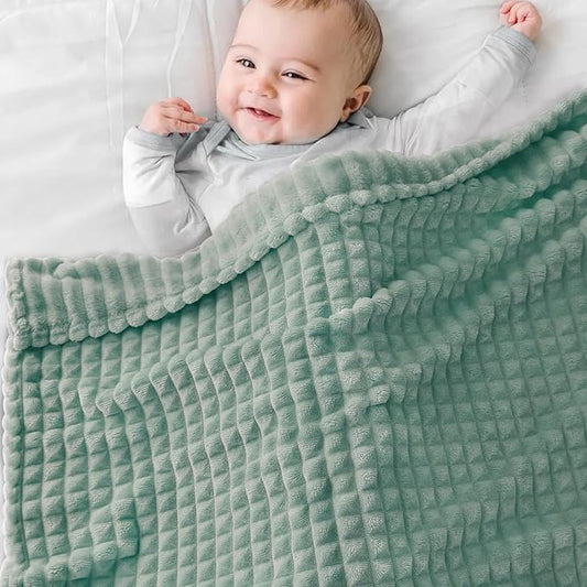 HOMRITAR 3D Flannel Fleece Baby Blanket for Unisex Sage Green Super Soft Plush Cozy Toddler Blanket with Square Grid Design Luxury Bed Blankets for Boys Girls 30 x 40 Inch