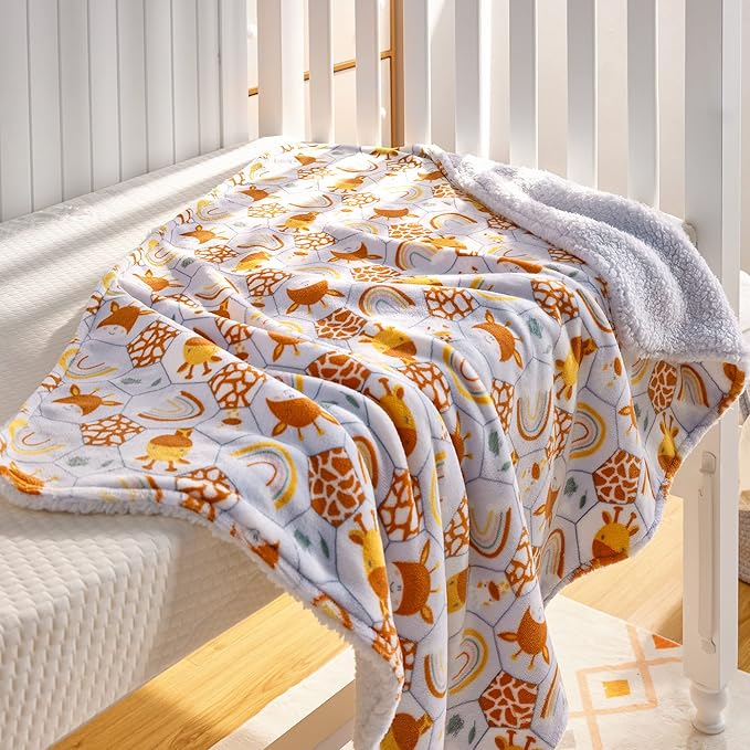 DaysU Plush Flannel Sherpa Baby Blanket for Girls Boys, Portable Reversible Soft Micro Fleece Baby Crib Throw Blanket with Animal Print for Newborn and Nursery, Giraffe, 30"x40"