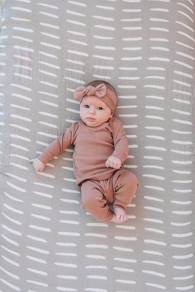 Grey Dash Muslin Crib Sheet by Mebie Baby, Soft and Breathable Bed Sheets for Babies, Modern Neutral Bedding for Cribs, Standard Crib Mattress Fitted Sheet, Great for Boy or Girl Room or Nursery