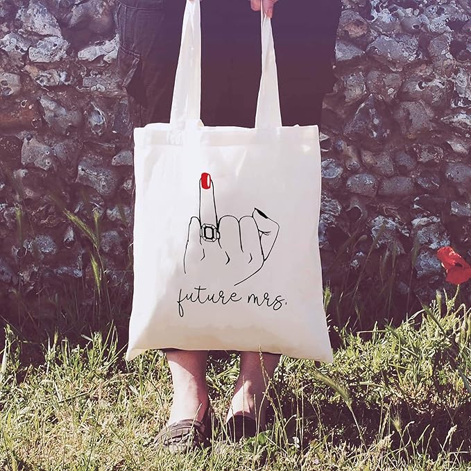 LIBIHUA Future Mrs – Shoulder Bag Shopping Bag Tote Bag Gift – Engagement Gifts for Women - Bride to Be - Newly Engaged - Bridal Shower Gift for Bride - Bachelorette Party Gifts for Her