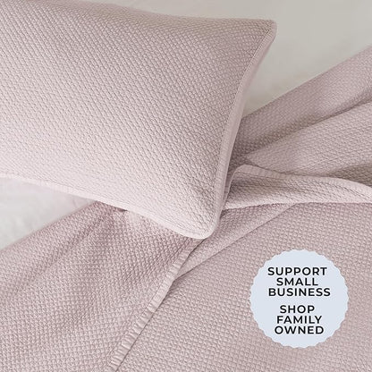 Great Bay Home King Size Pink Quilt Set. Stonewashed, Ultra-Soft, Lightweight Box Stitch Bedding Sets for Boys & Girls. College Dorm Essentials, 3 Piece Set, 1 Quilt 2 Pillow Shams (King, Rose Pink)