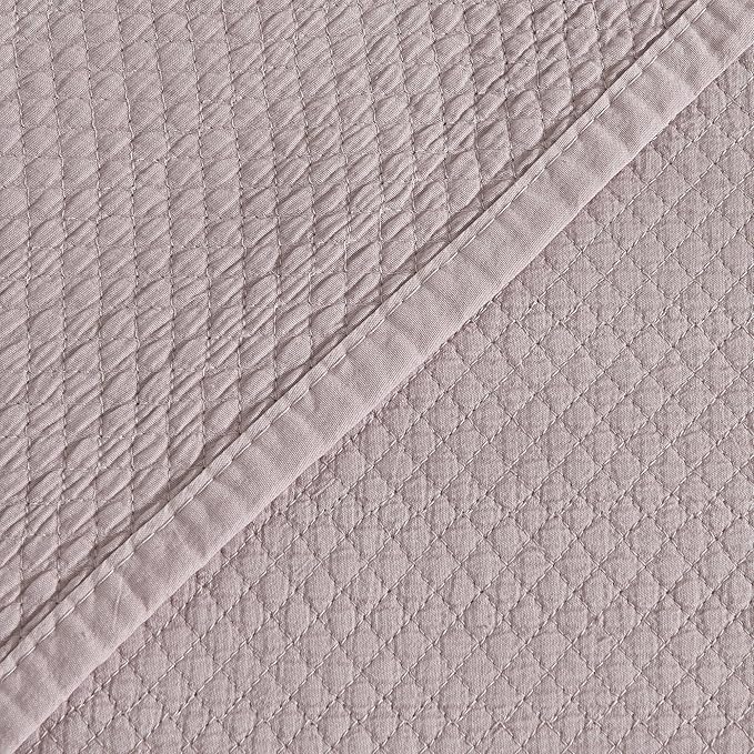 Great Bay Home King Size Pink Quilt Set. Stonewashed, Ultra-Soft, Lightweight Box Stitch Bedding Sets for Boys & Girls. College Dorm Essentials, 3 Piece Set, 1 Quilt 2 Pillow Shams (King, Rose Pink)